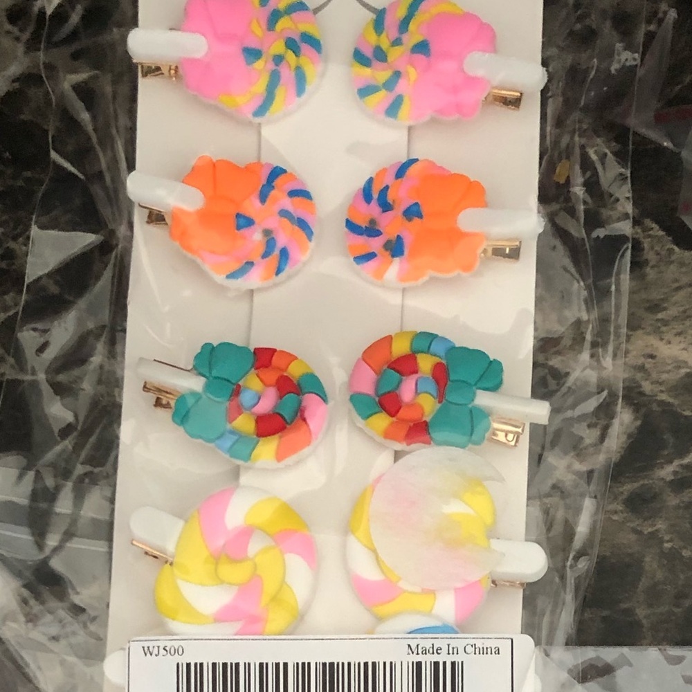 Lollipop pins for girl’s hair